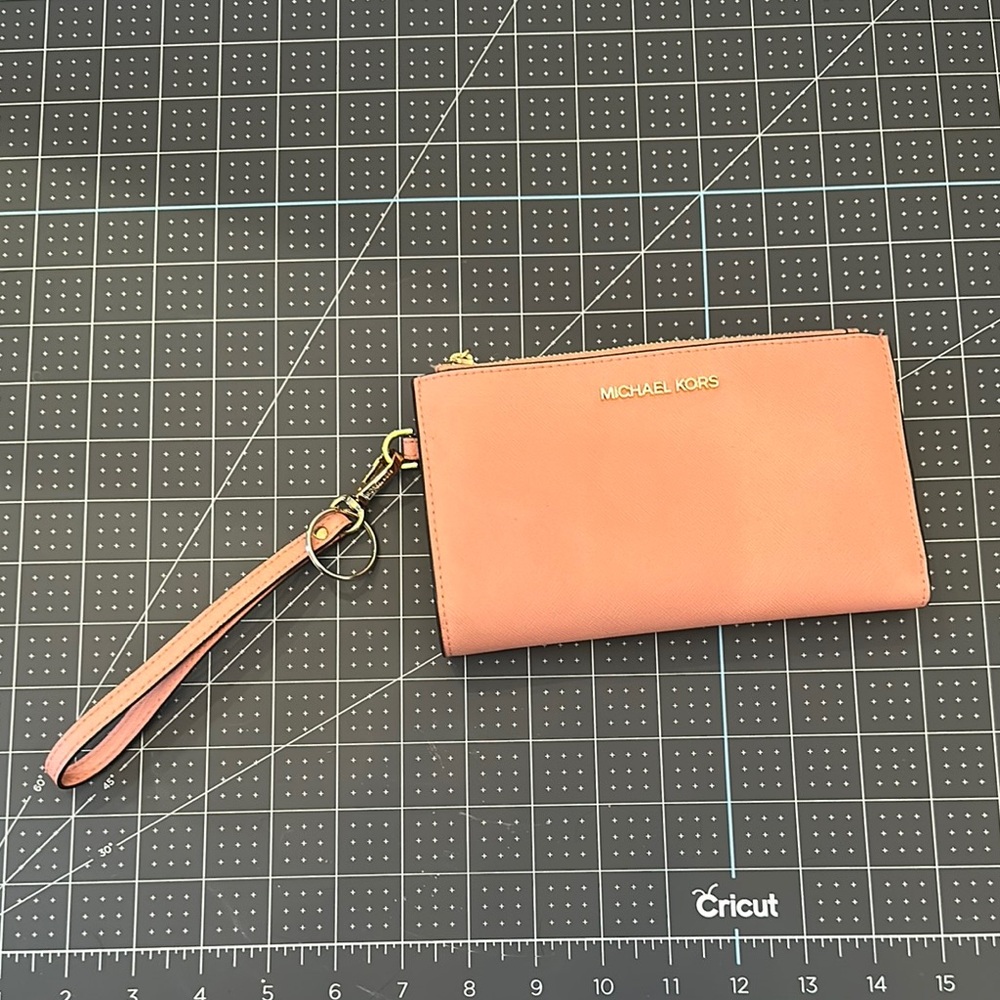 Michael Kors wristlet wallet pouch